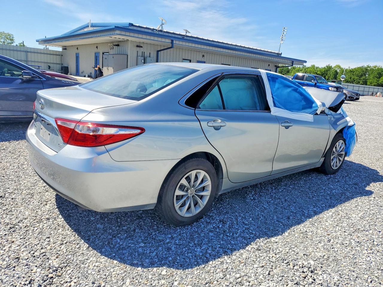 2015 TOYOTA CAMRY