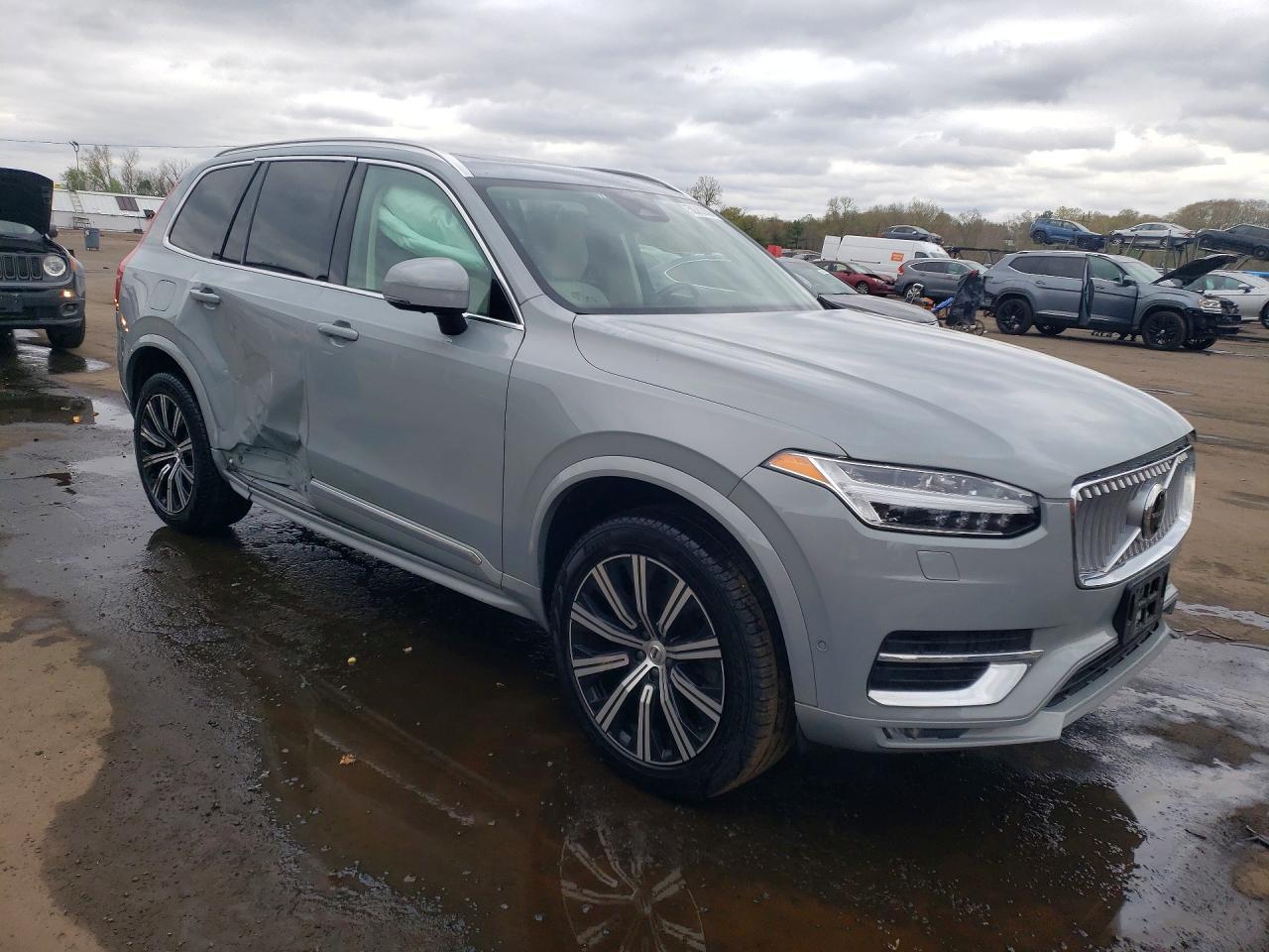 2024 VOLVO XC90