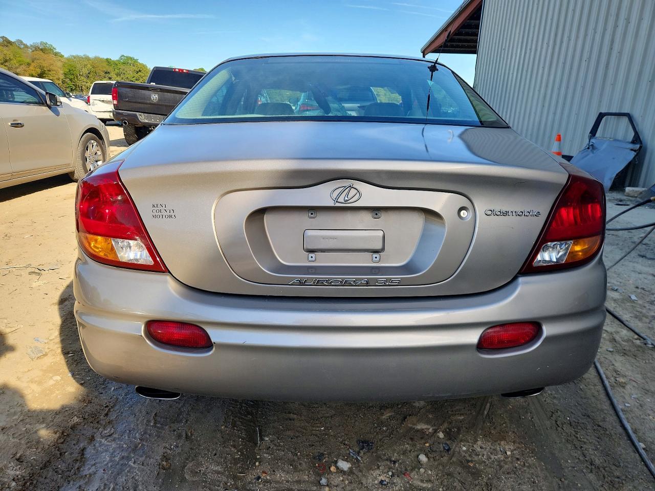 2002 OLDSMOBILE Aurora