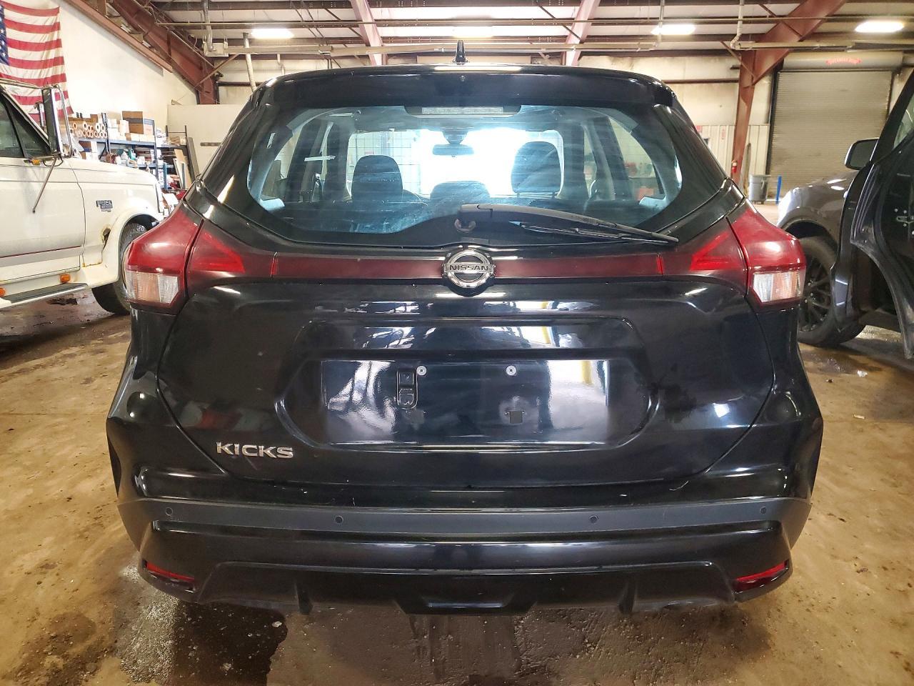 2021 NISSAN KICKS