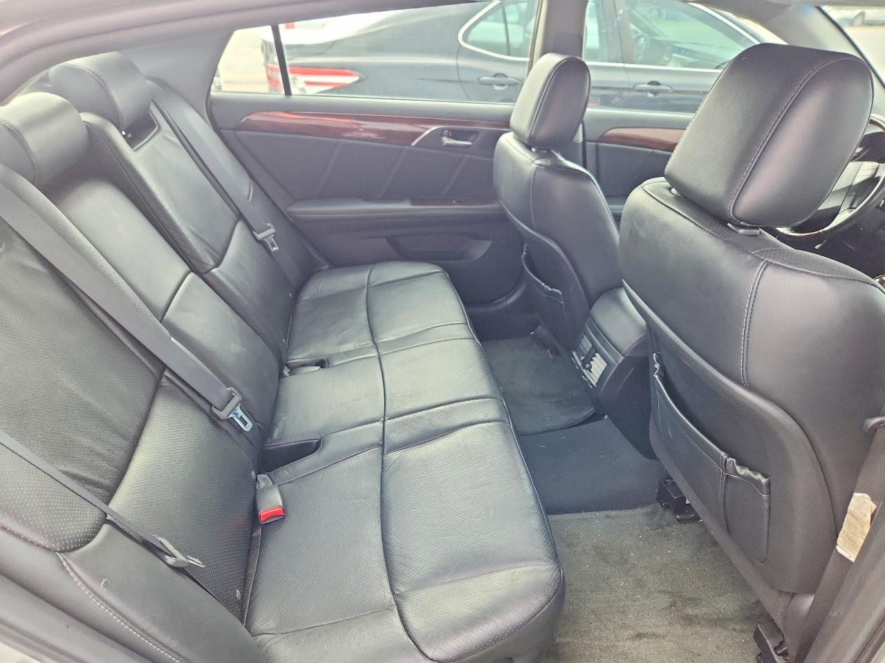2010 TOYOTA Avalon