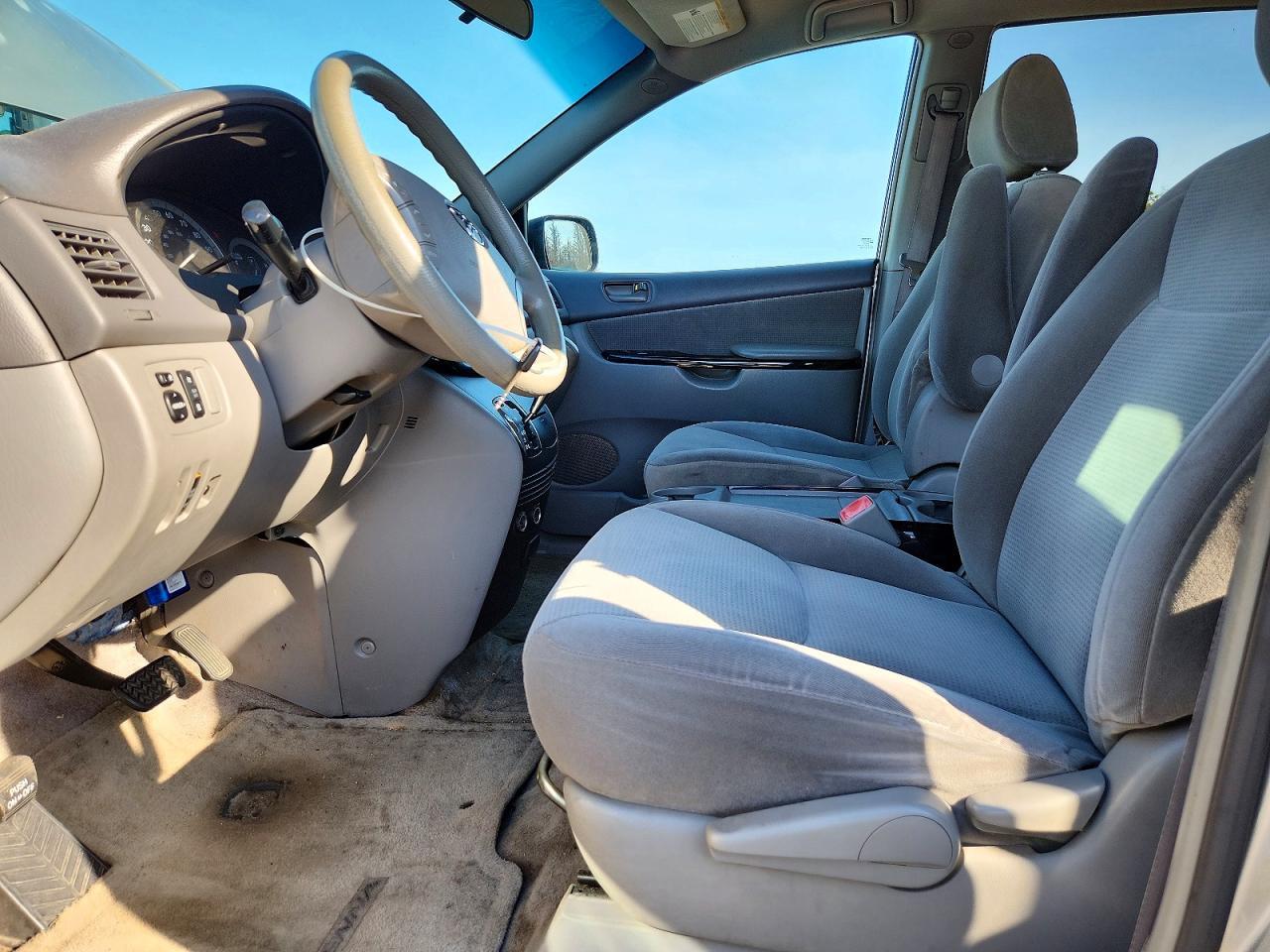 2005 TOYOTA SIENNA