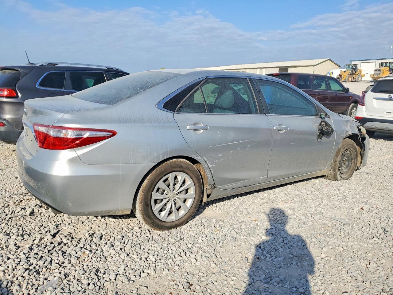 2016 TOYOTA CAMRY