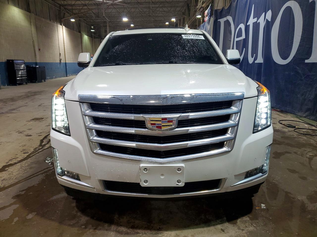 2016 CADILLAC Escalade ESV