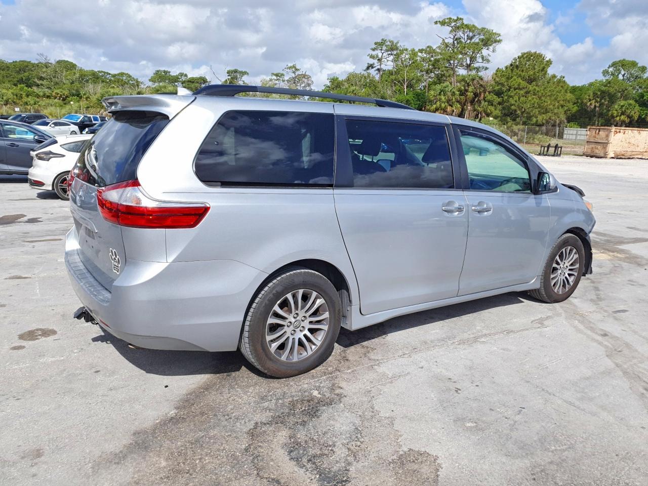 2019 TOYOTA SIENNA