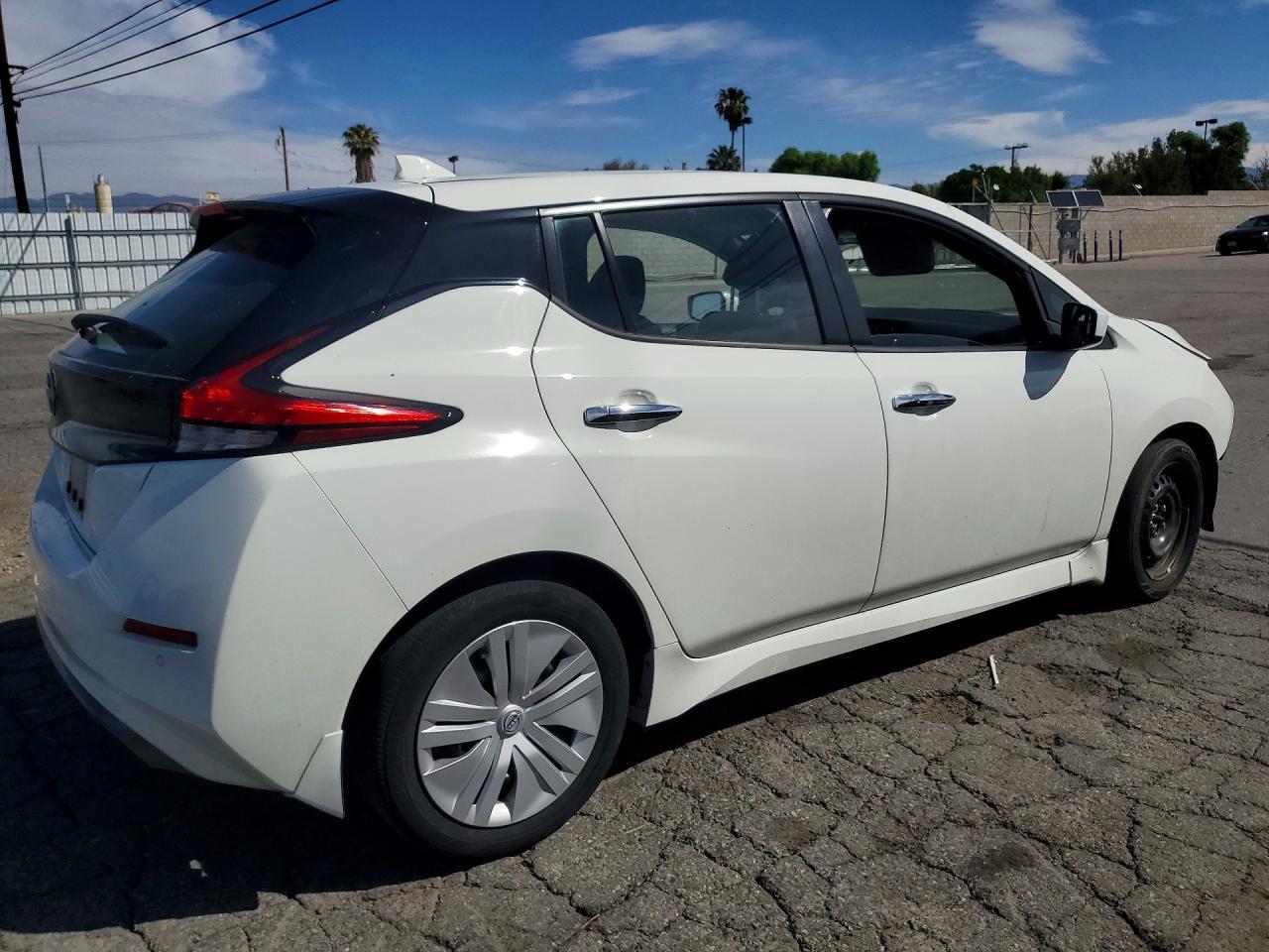 2025 NISSAN LEAF