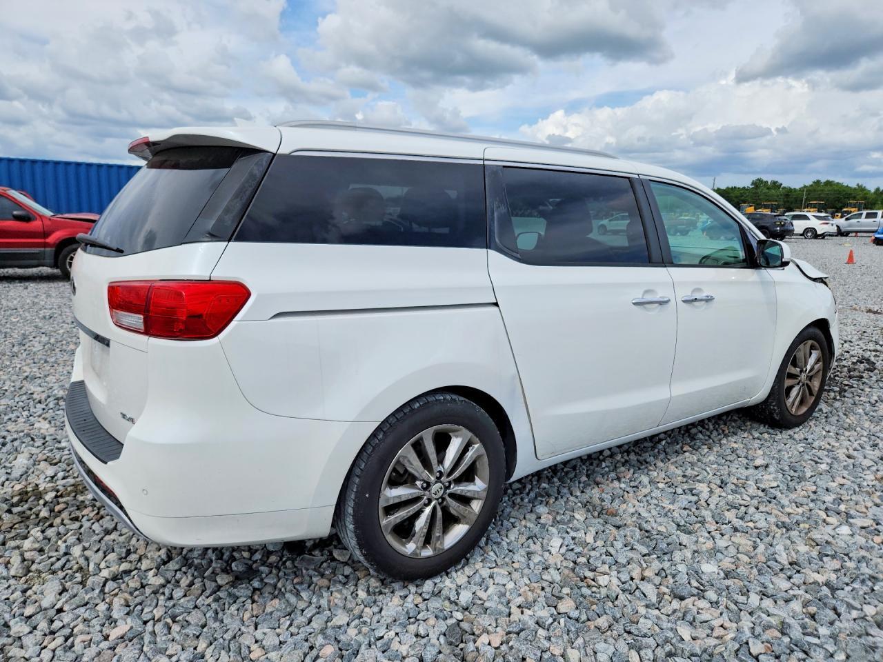 2016 KIA SEDONA