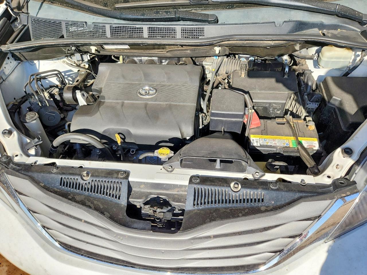 2013 TOYOTA SIENNA