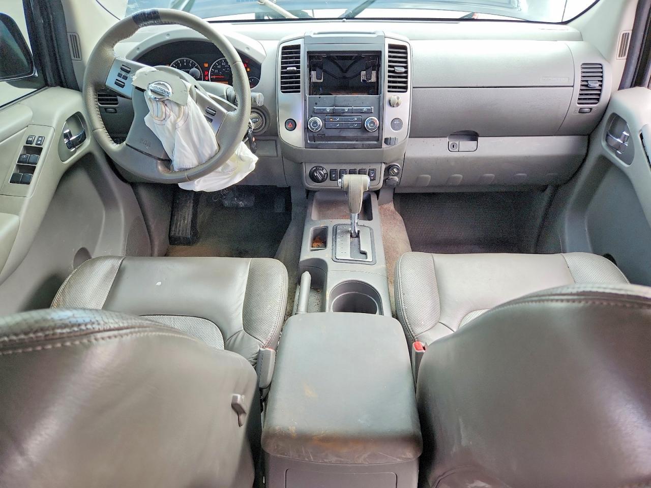 2011 NISSAN Frontier