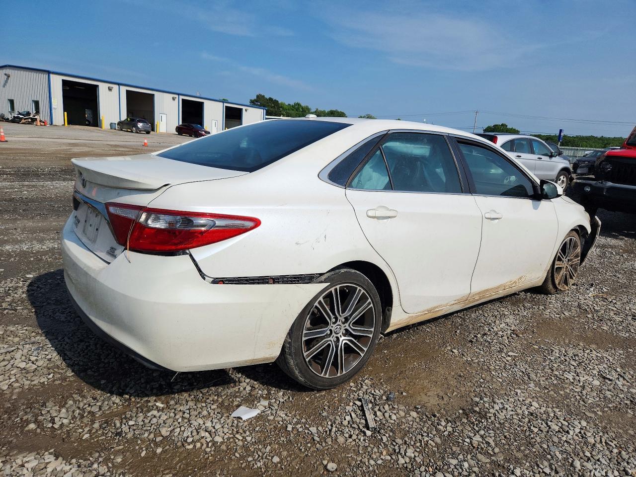 2016 TOYOTA CAMRY