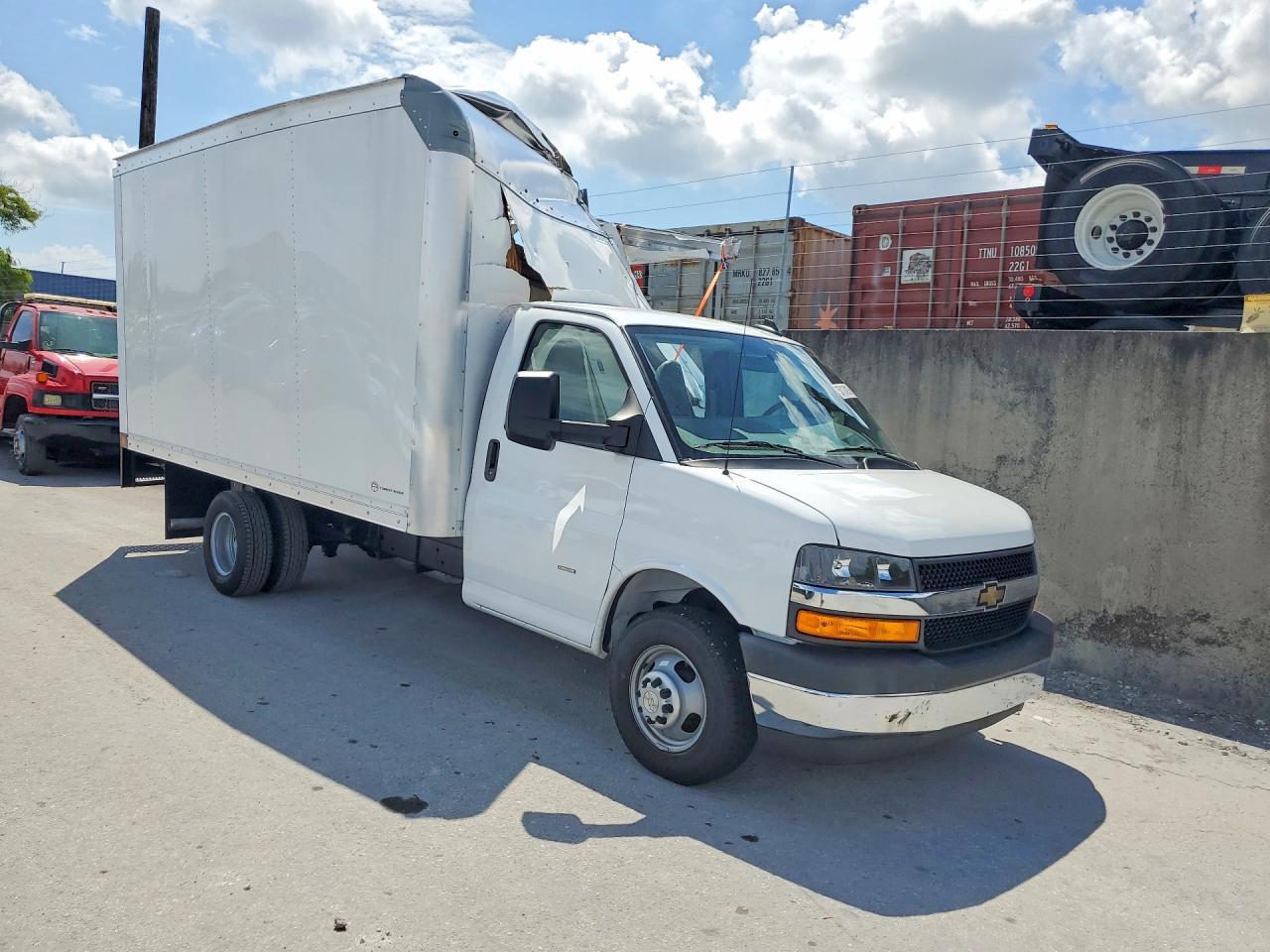 2025 CHEVROLET Express 3500