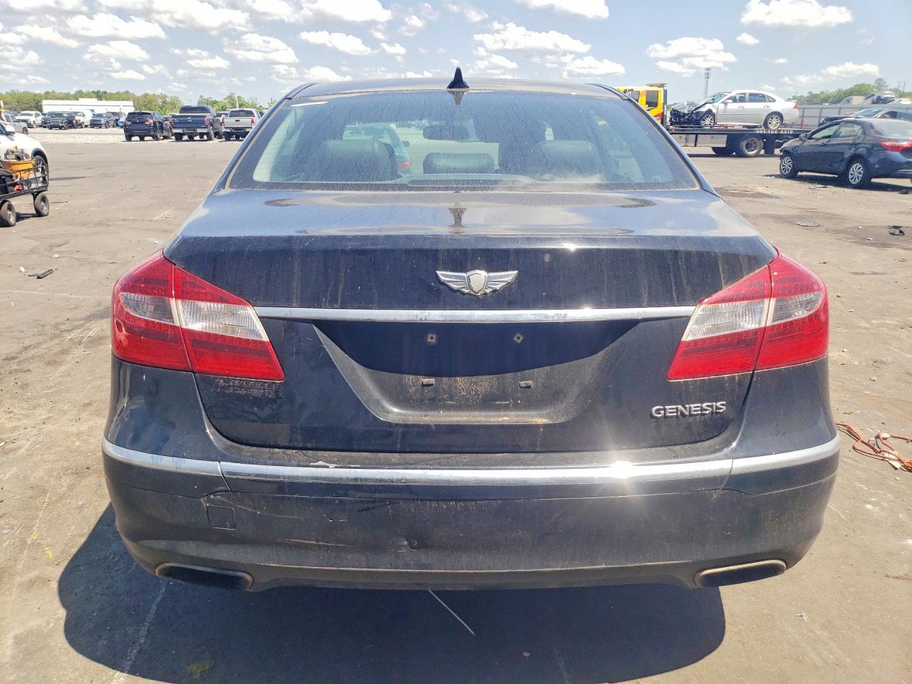 2013 HYUNDAI GENESIS