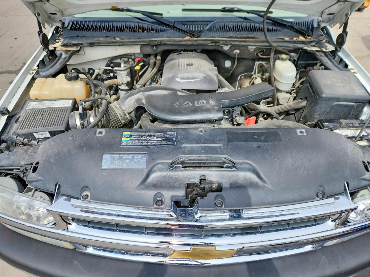 2004 CHEVROLET Suburban