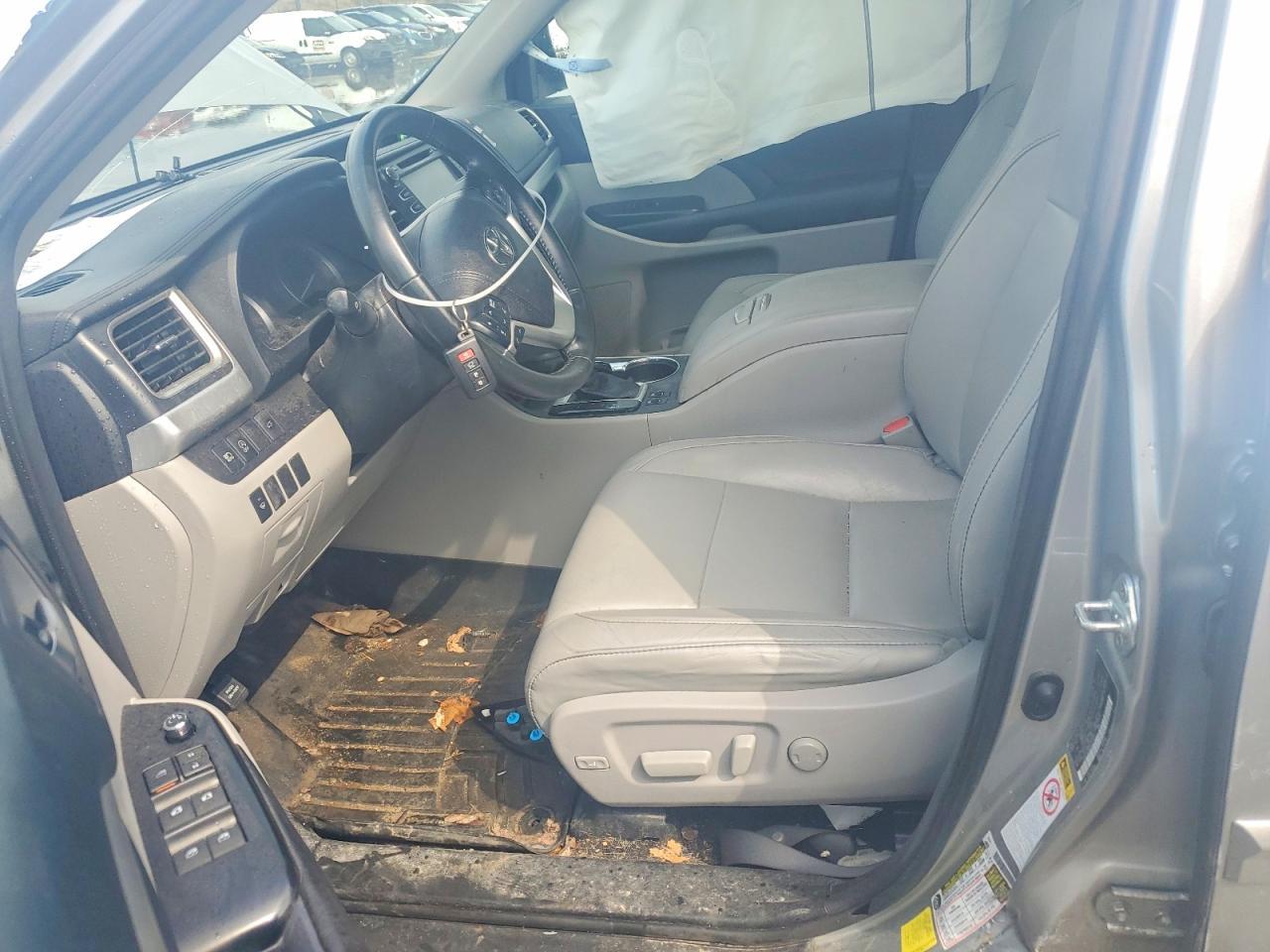 2017 TOYOTA HIGHLANDER
