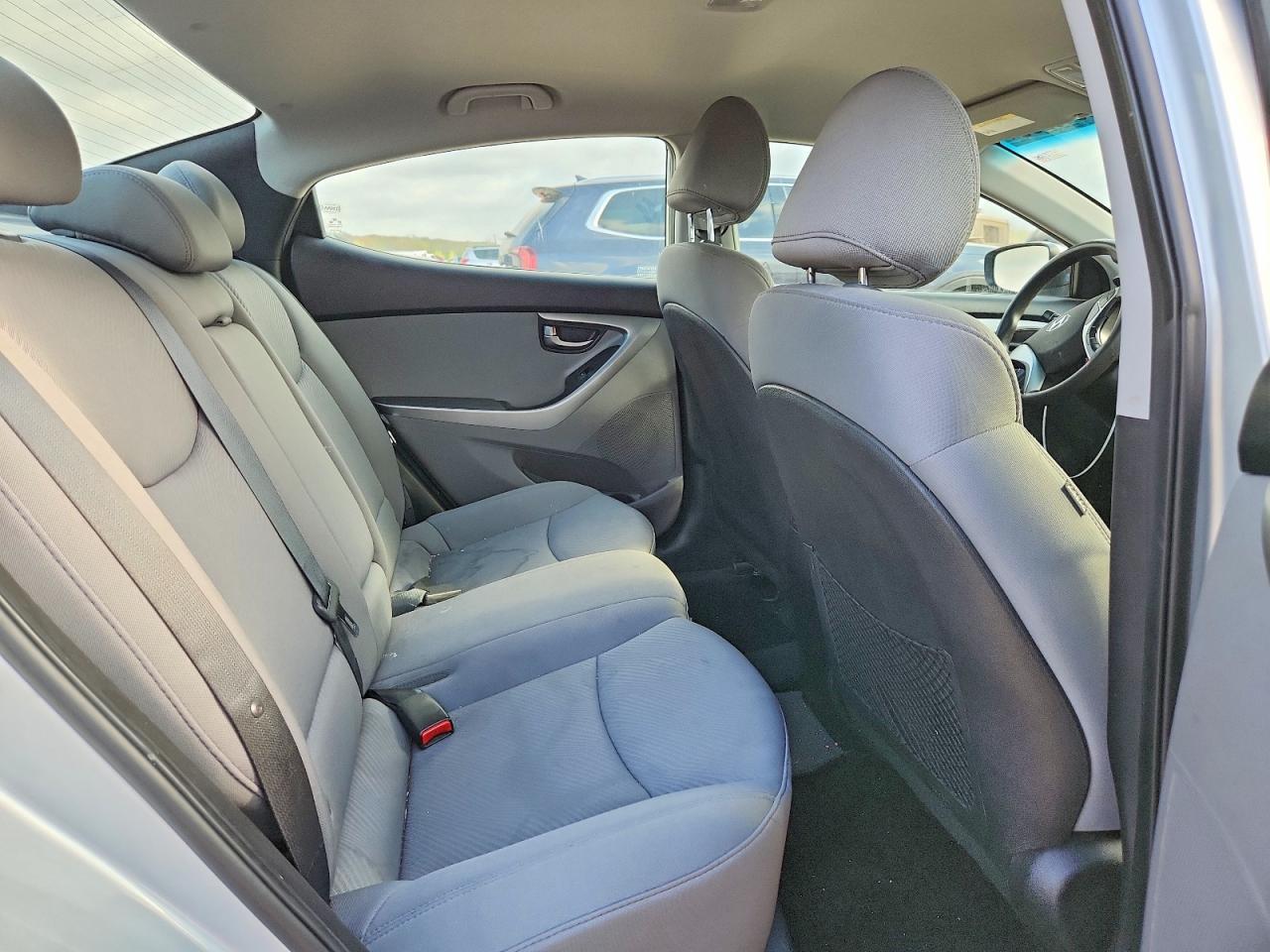2012 HYUNDAI ELANTRA