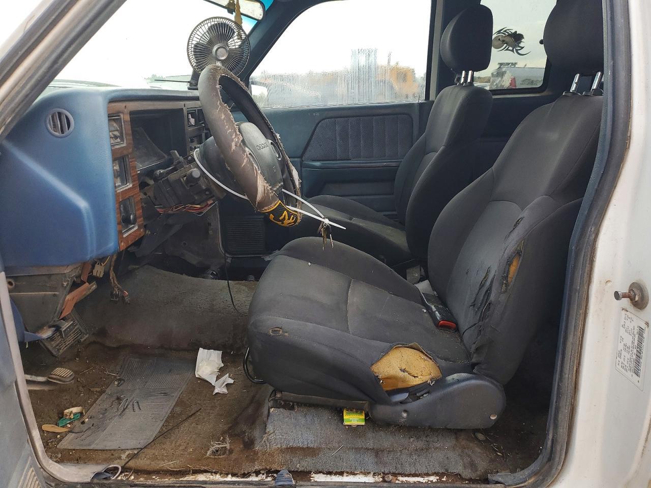 1995 DODGE Dakota
