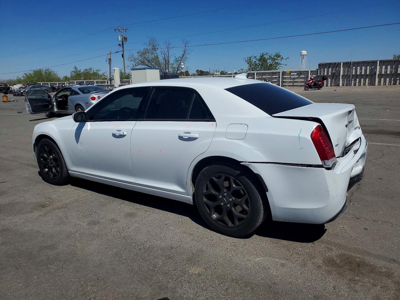 2019 CHRYSLER 300