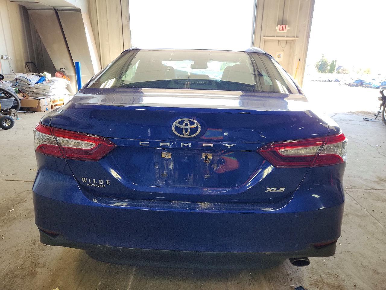 2018 TOYOTA CAMRY