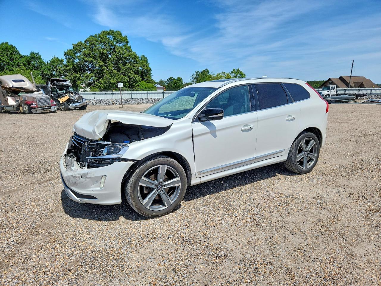 2017 VOLVO XC60