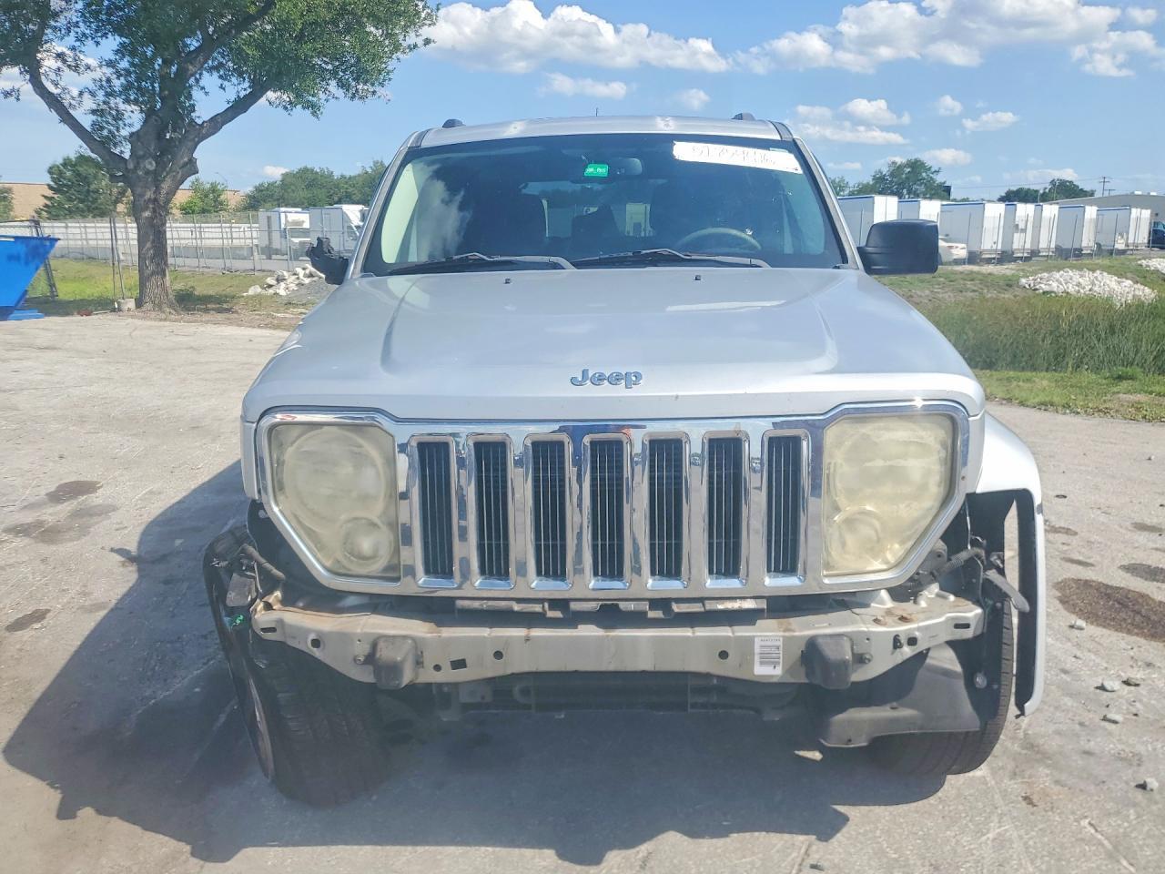 2012 JEEP Liberty