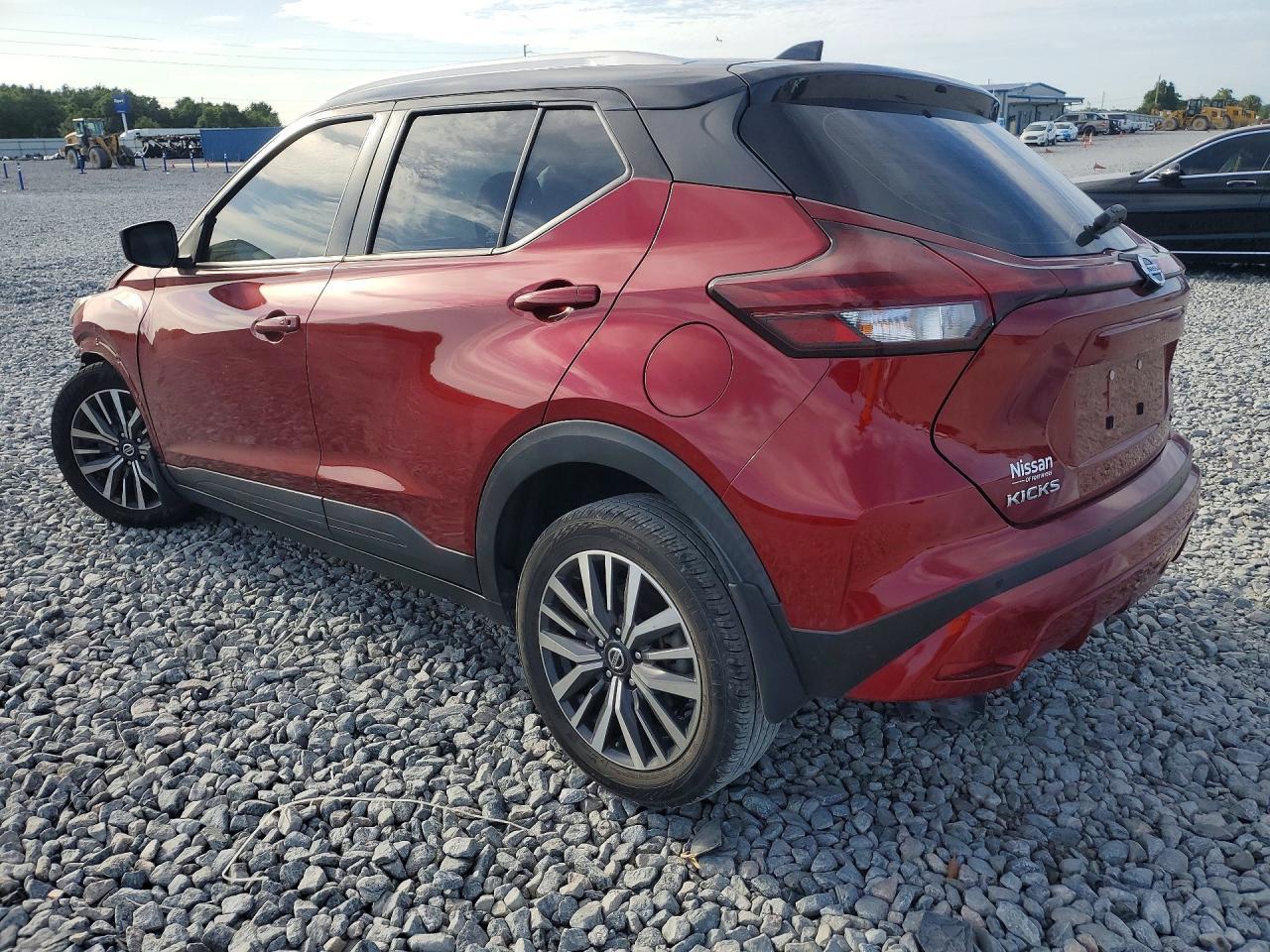 2021 NISSAN KICKS