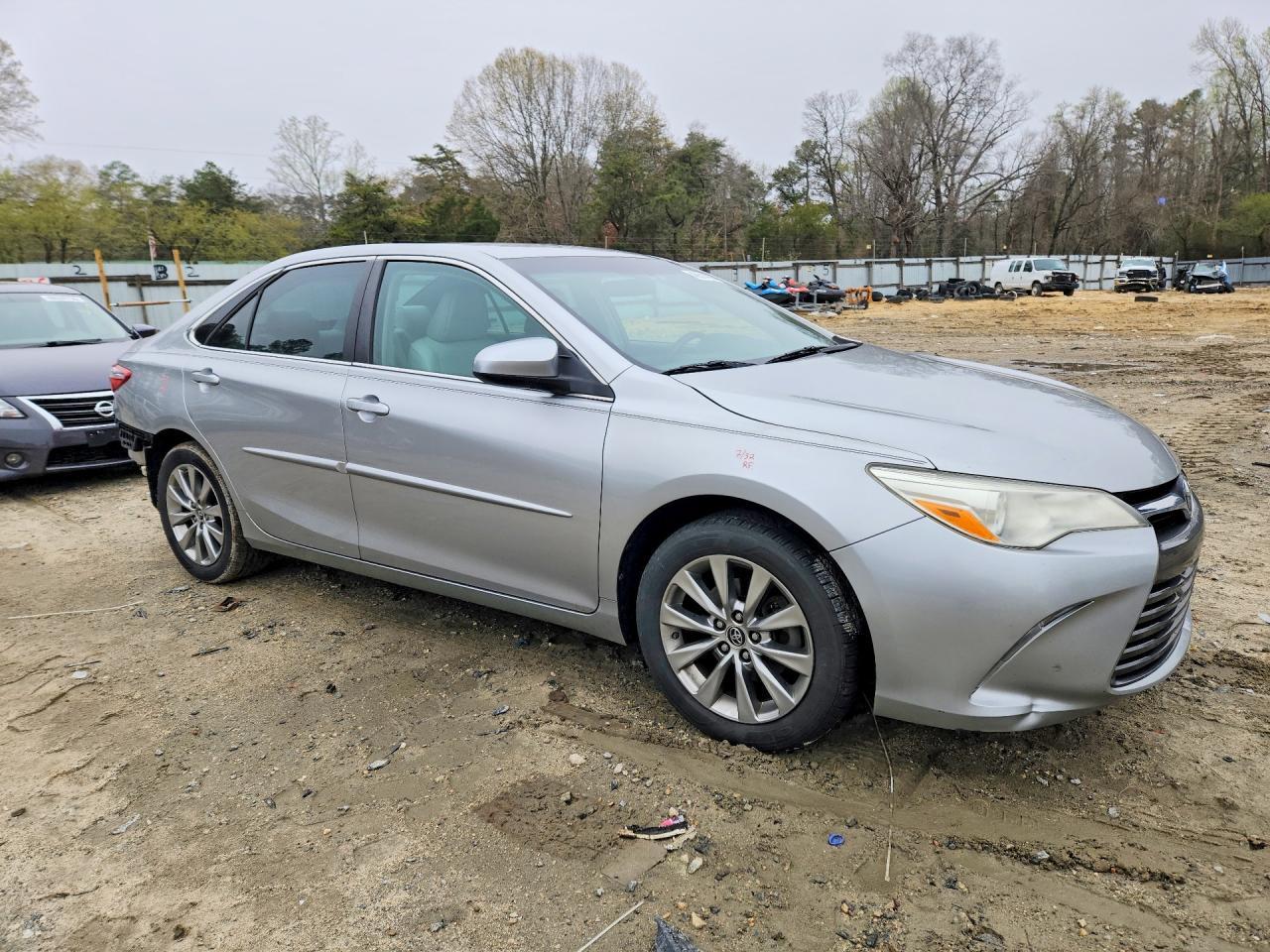 2016 TOYOTA CAMRY