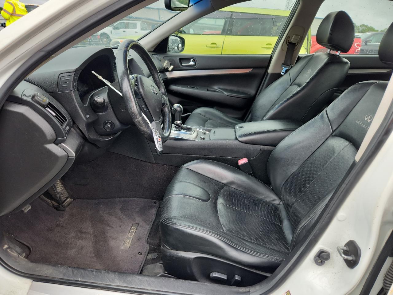 2013 INFINITI G37