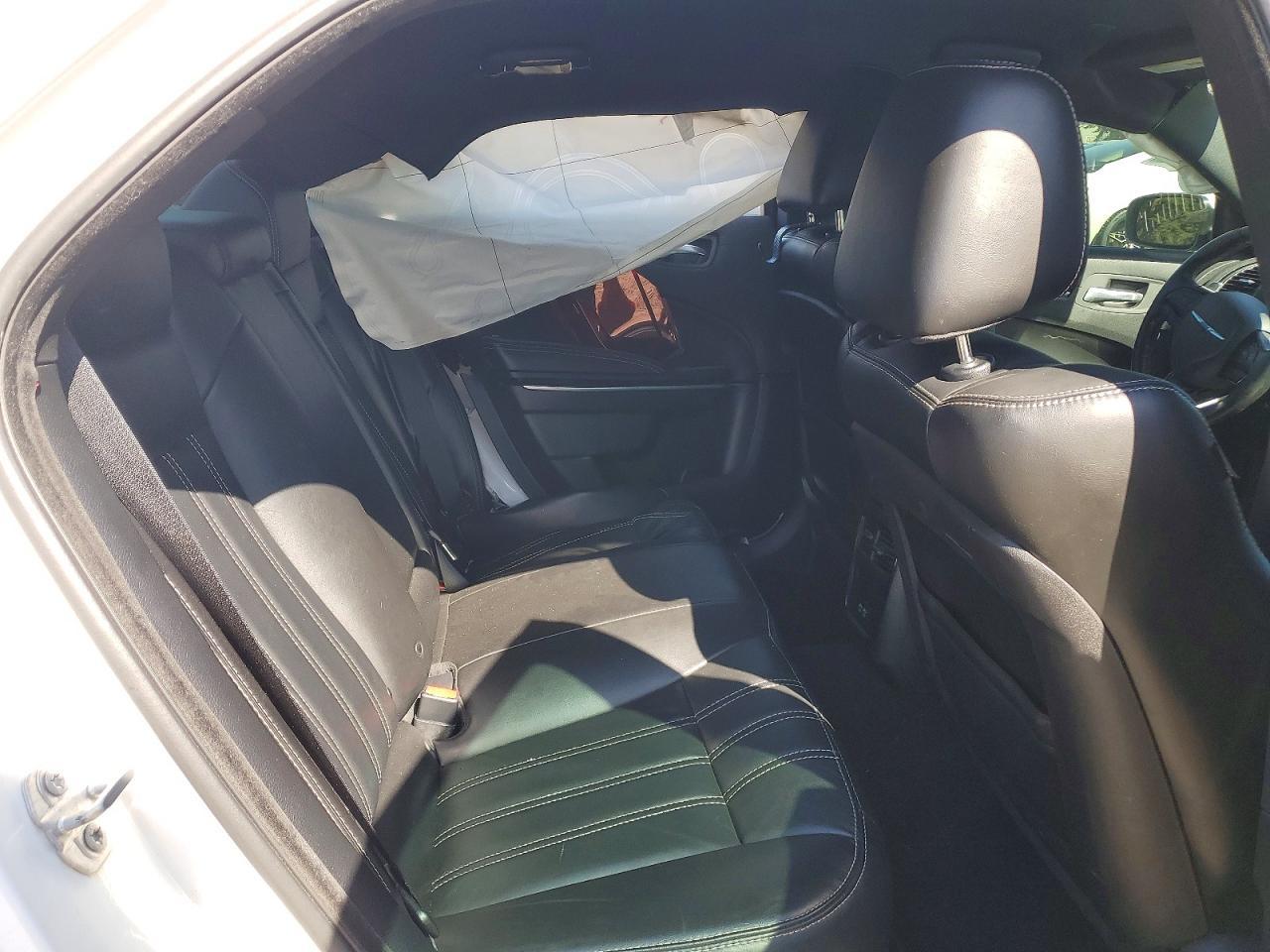 2019 CHRYSLER 300