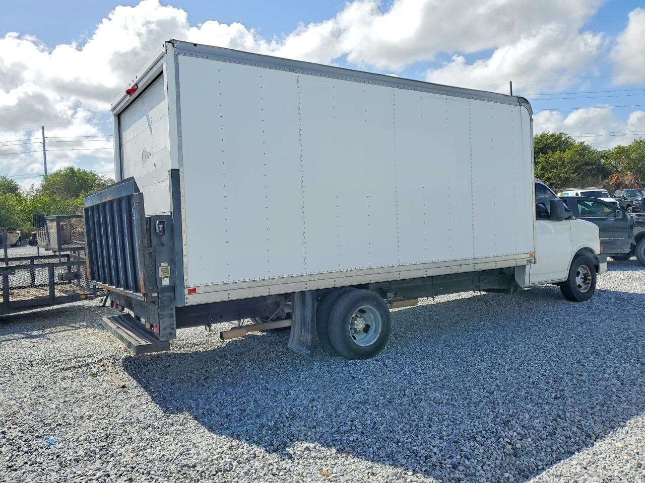2012 CHEVROLET Express 3500