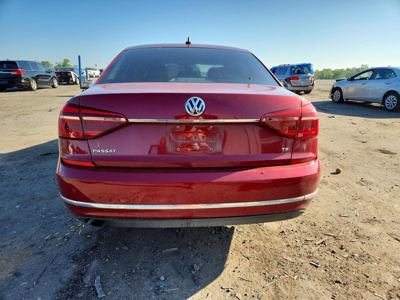 2017 VOLKSWAGEN Passat