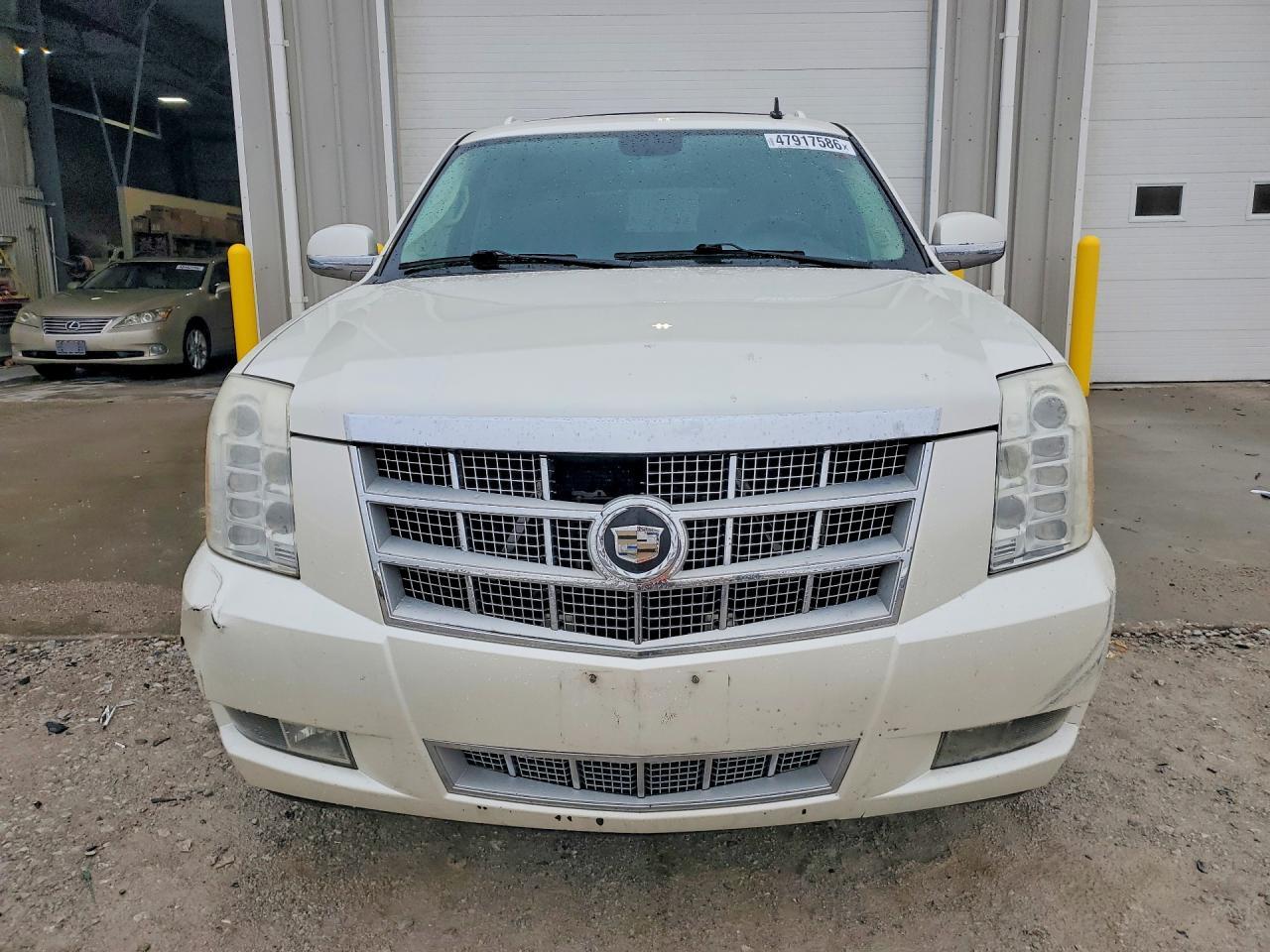 2010 CADILLAC Escalade ESV