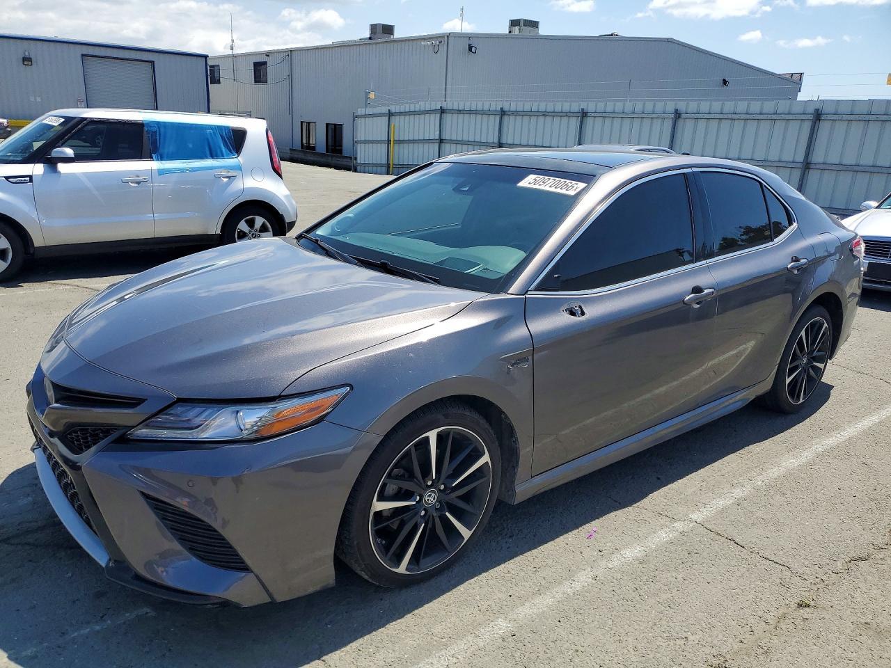 2018 TOYOTA CAMRY
