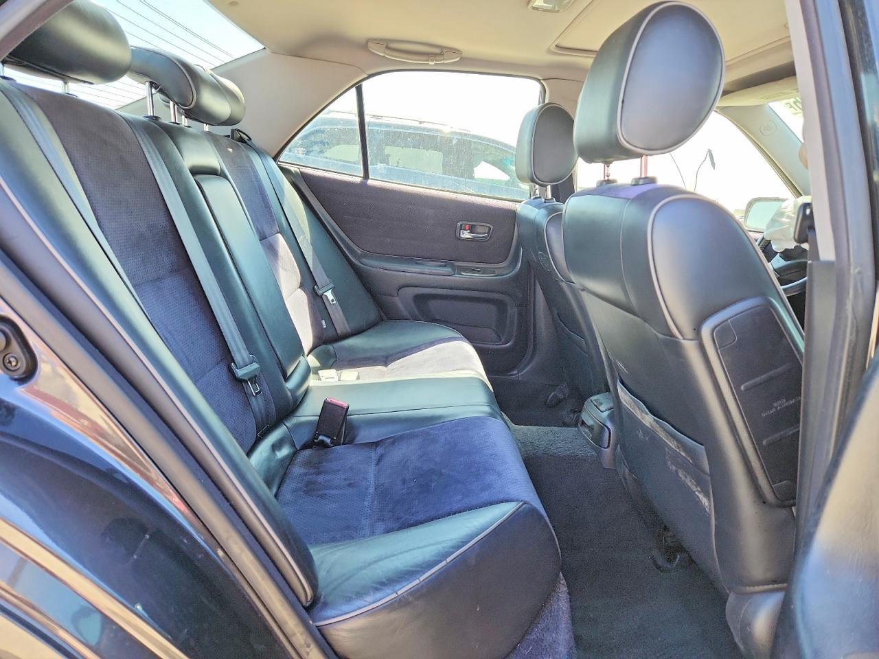 2002 LEXUS IS 300