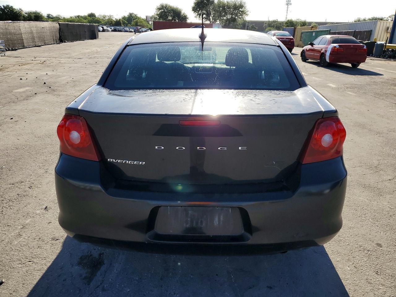 2012 DODGE Avenger