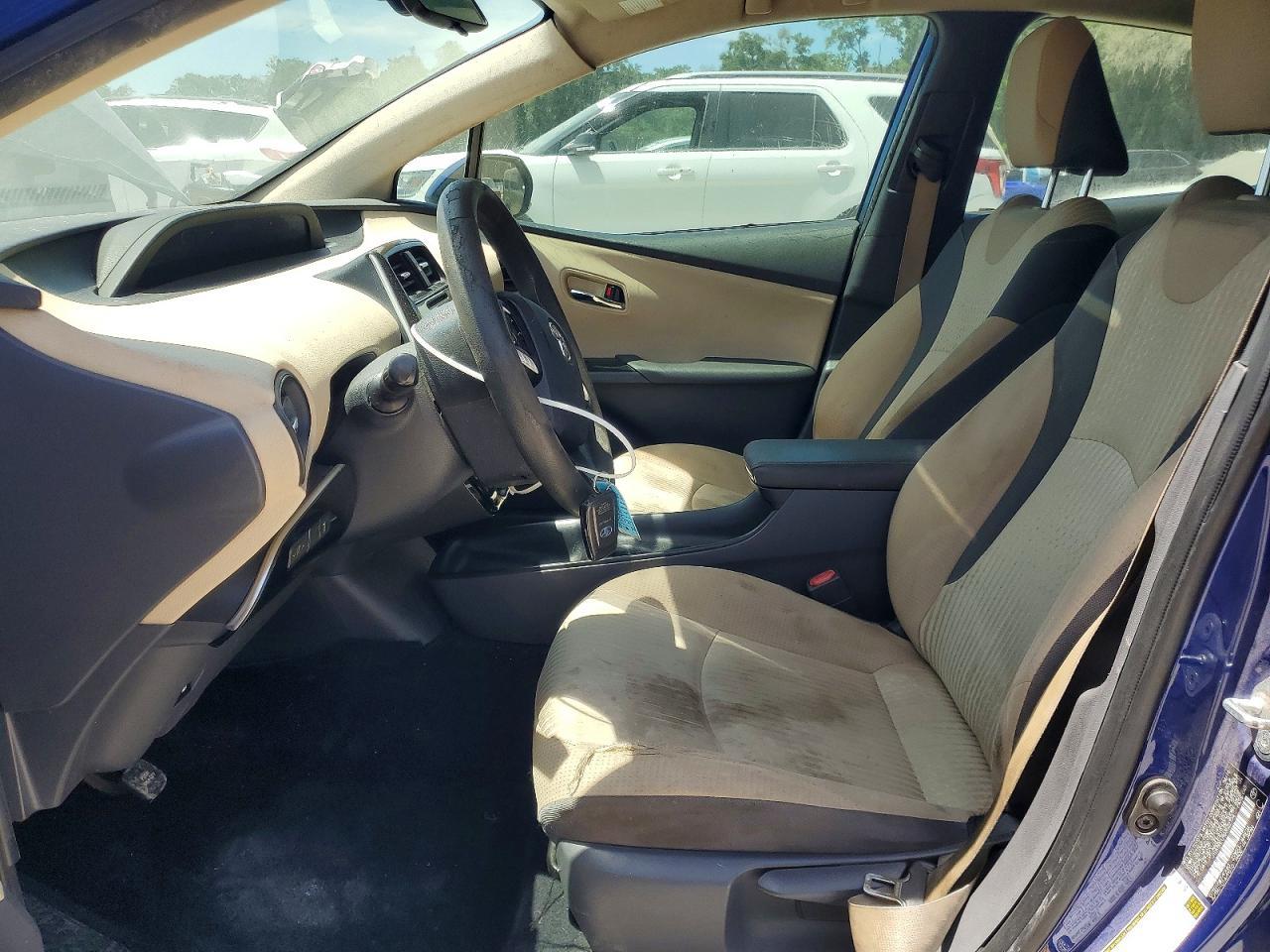 2016 TOYOTA PRIUS