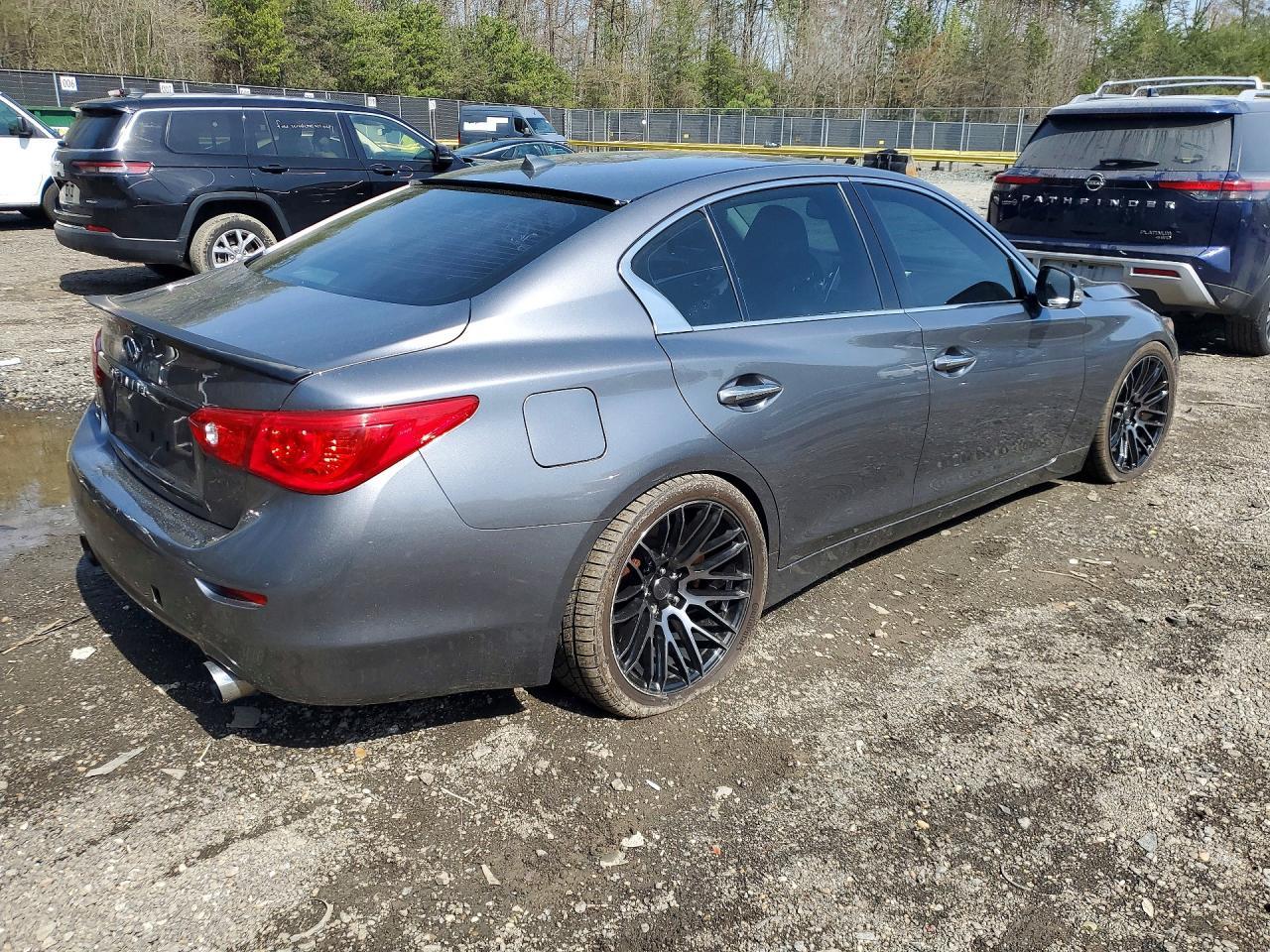2015 INFINITI Q50