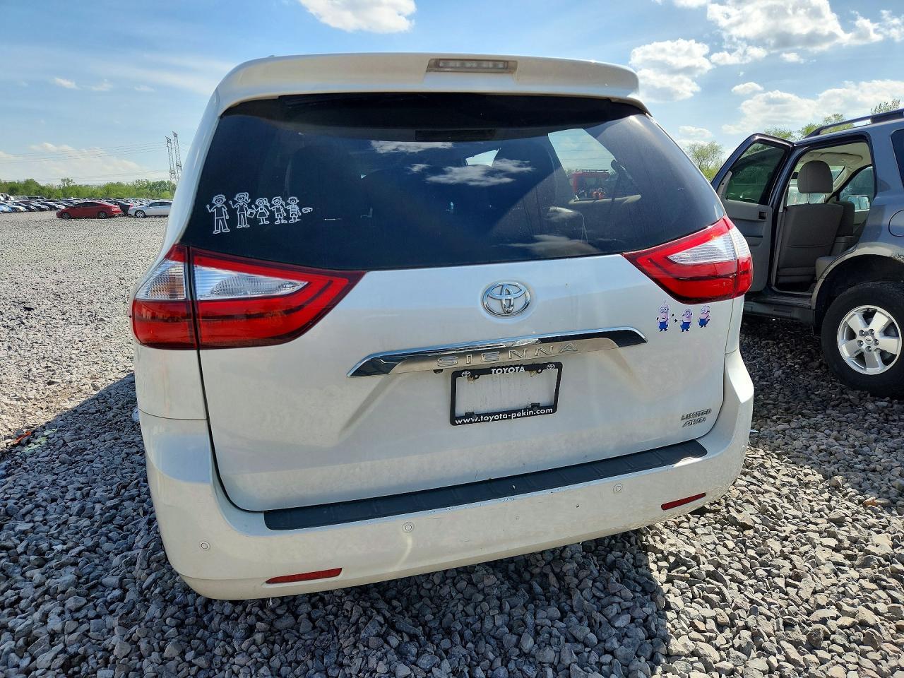 2015 TOYOTA SIENNA