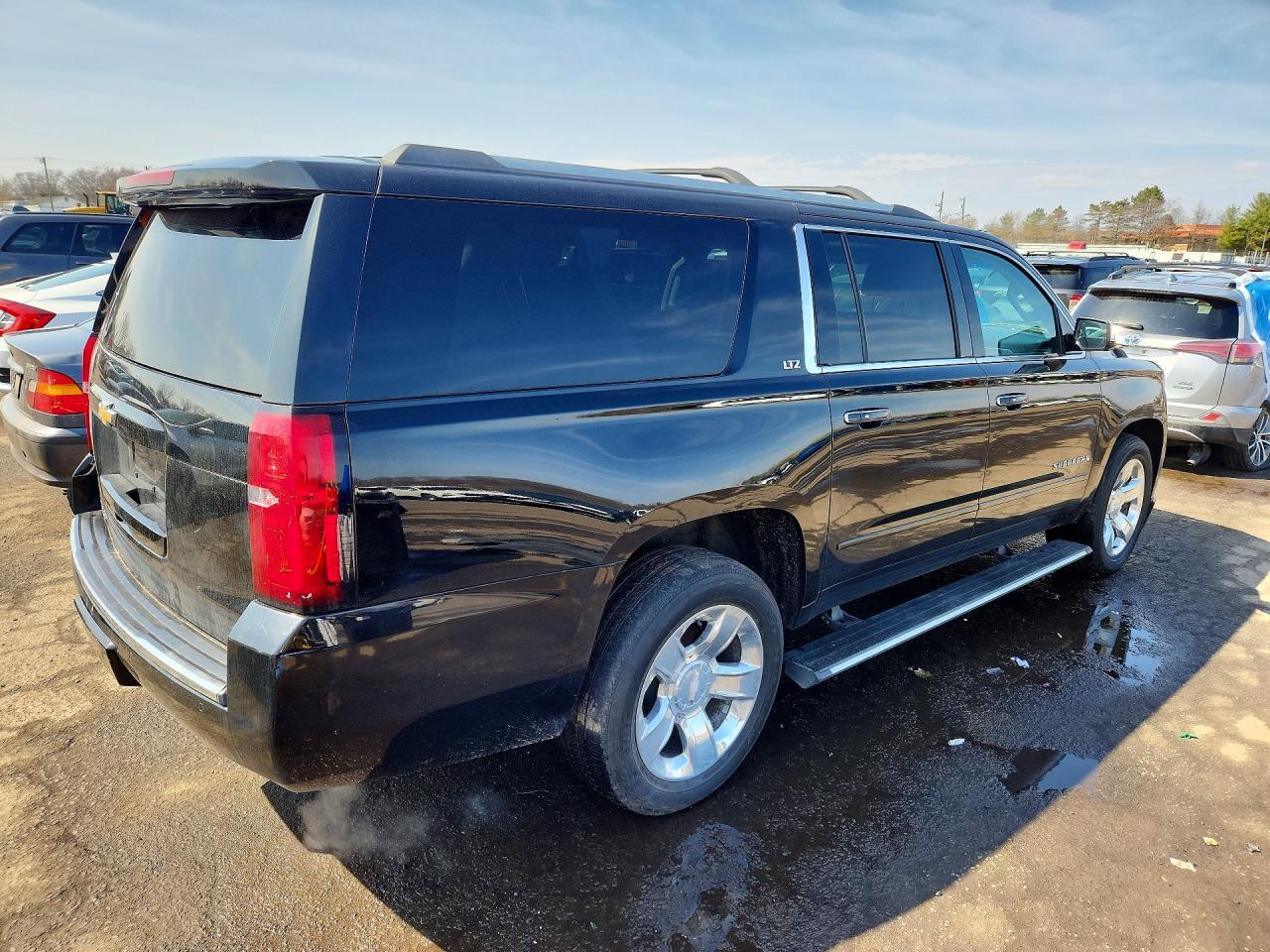 2015 CHEVROLET Suburban