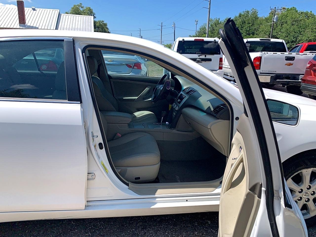 2011 TOYOTA CAMRY