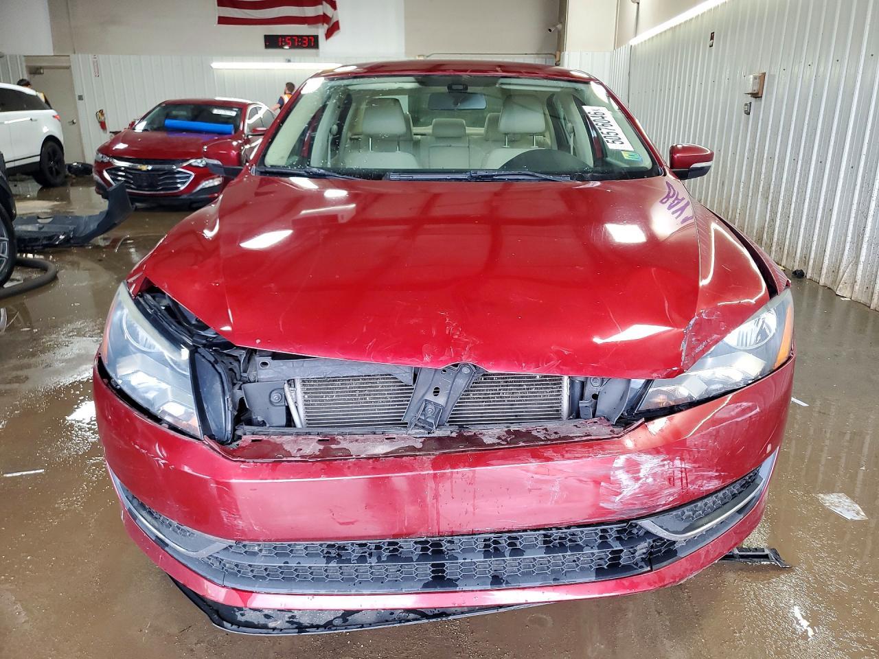 2015 VOLKSWAGEN Passat