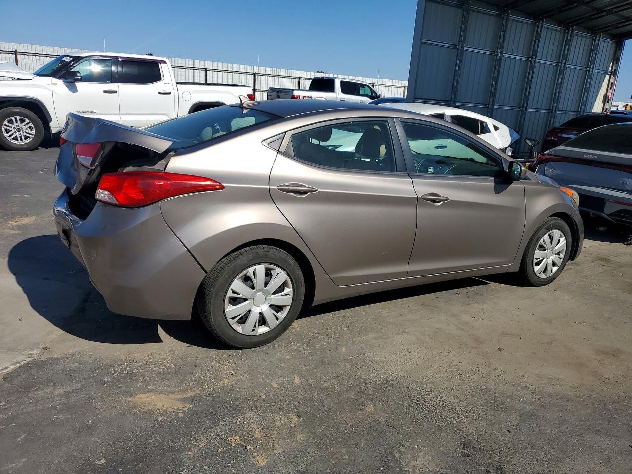 2011 HYUNDAI ELANTRA