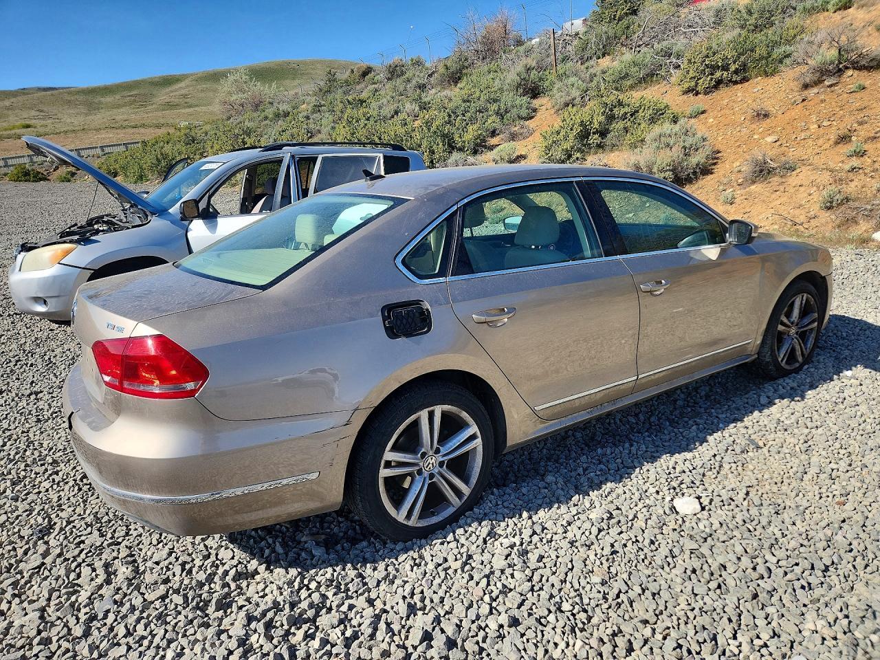 2015 VOLKSWAGEN Passat