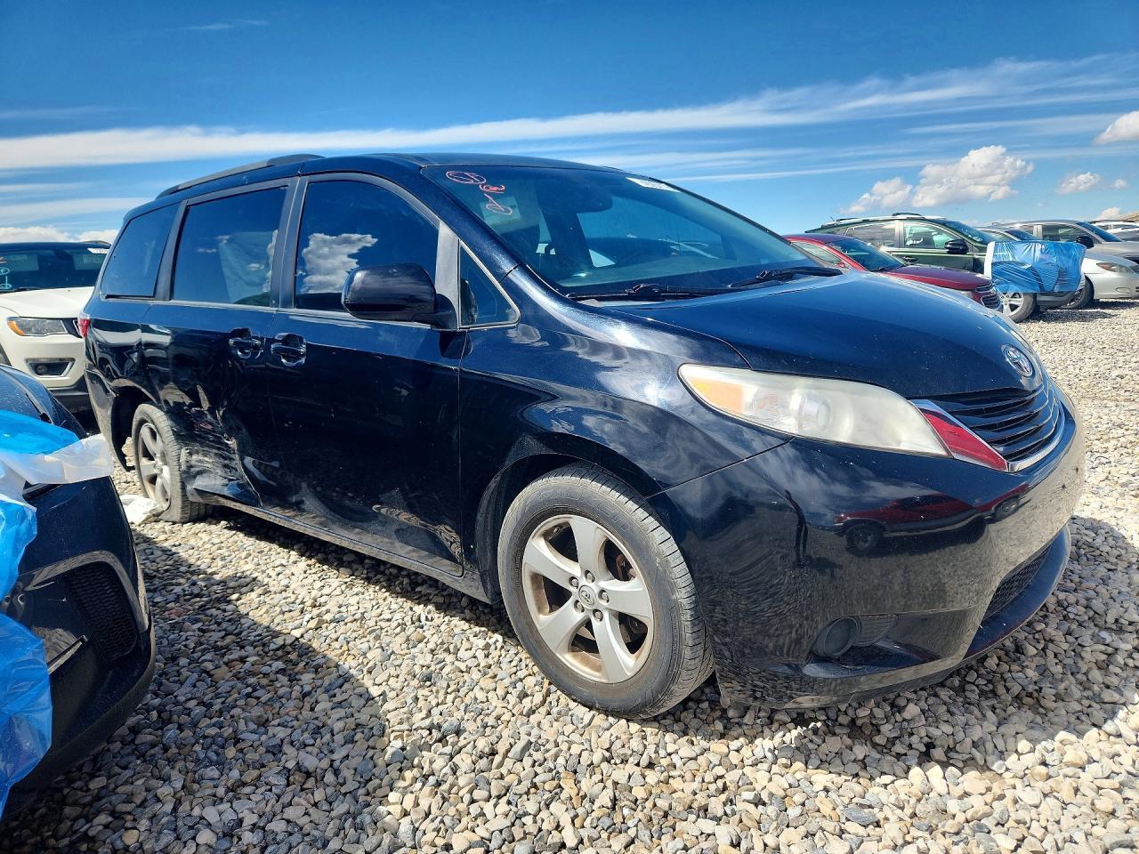 2015 TOYOTA SIENNA