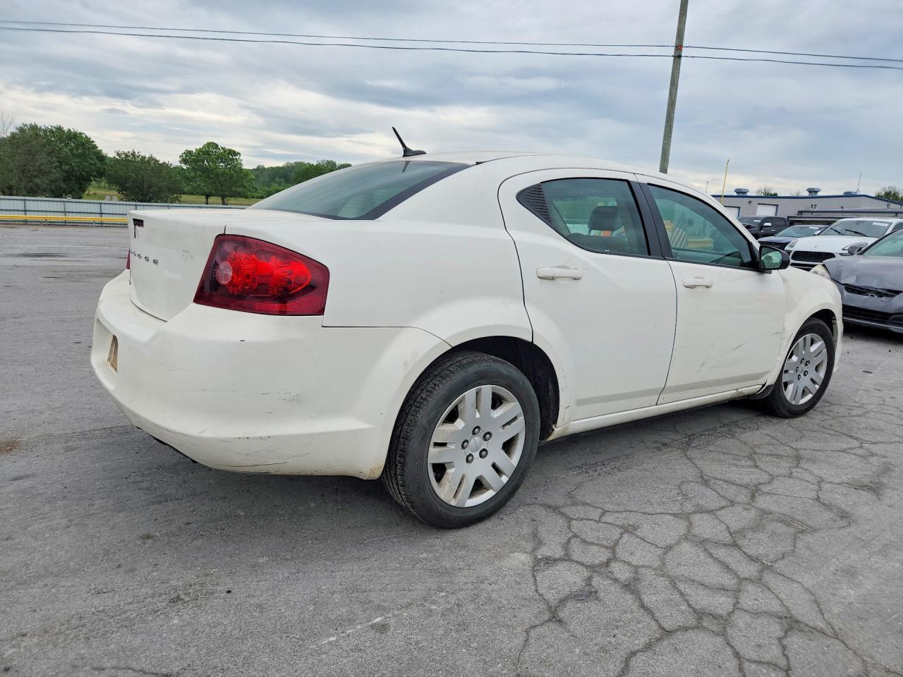 2011 DODGE Avenger