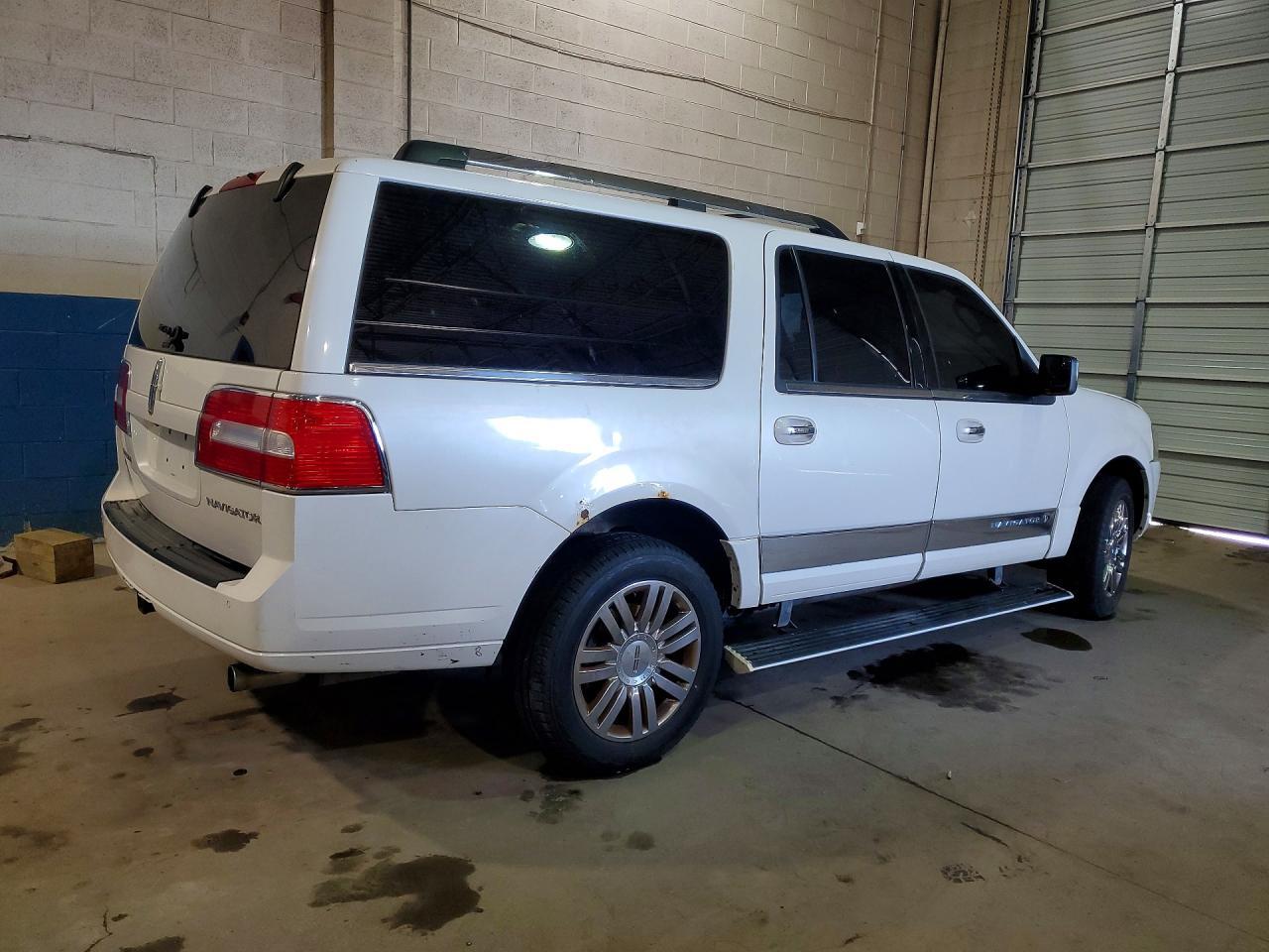 2012 LINCOLN Navigator