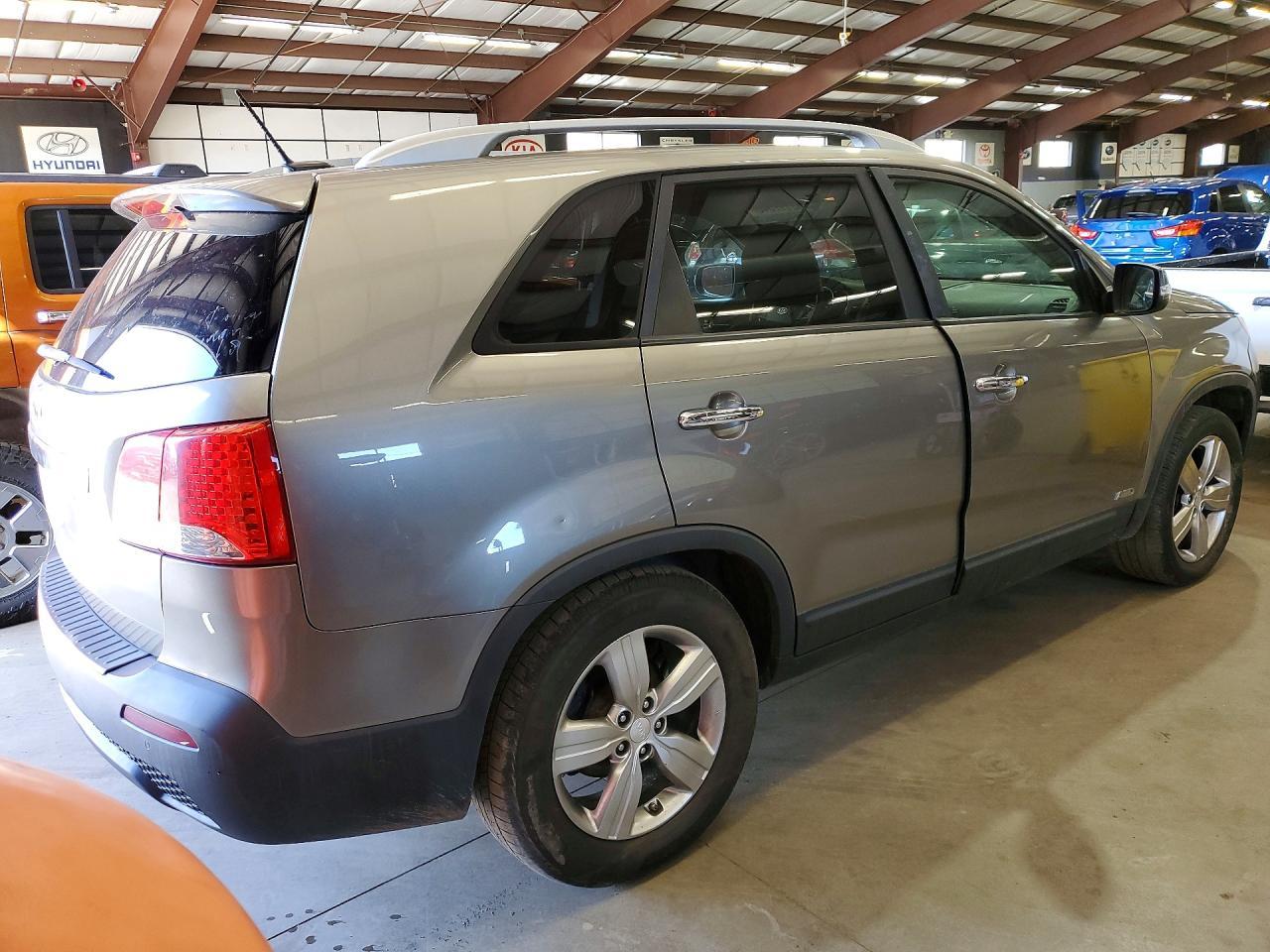 2013 KIA SORENTO