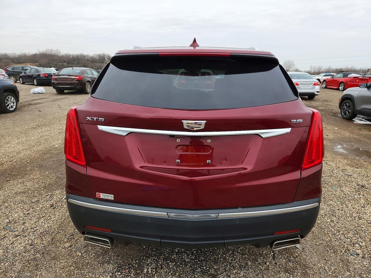 2017 CADILLAC XT5