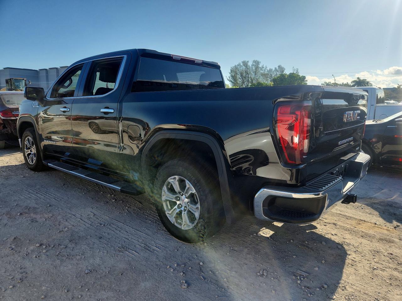 2025 GMC Sierra