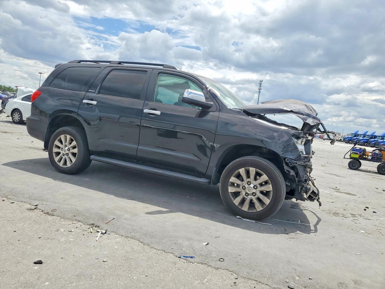 2016 TOYOTA Sequoia