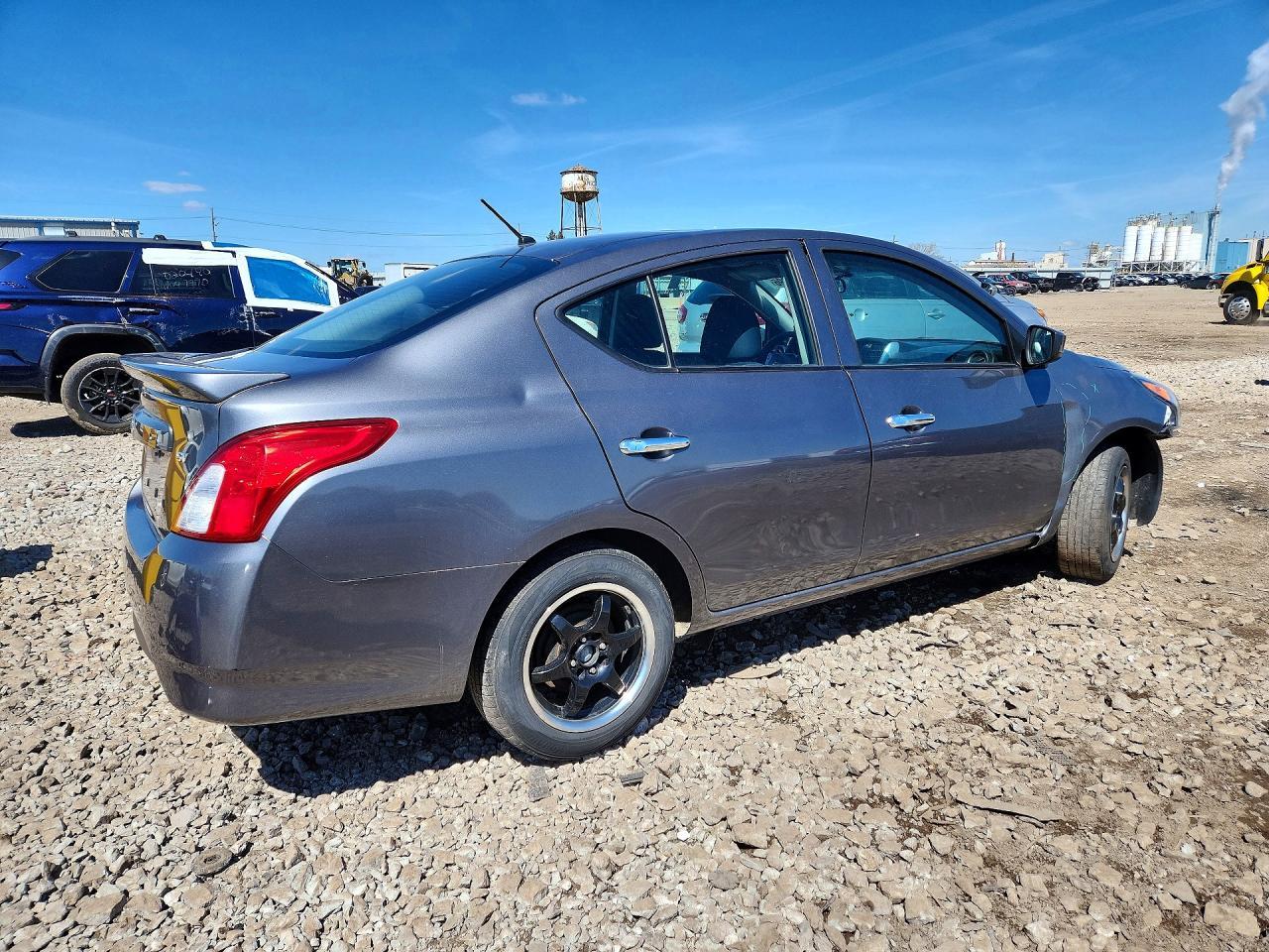 2019 NISSAN VERSA